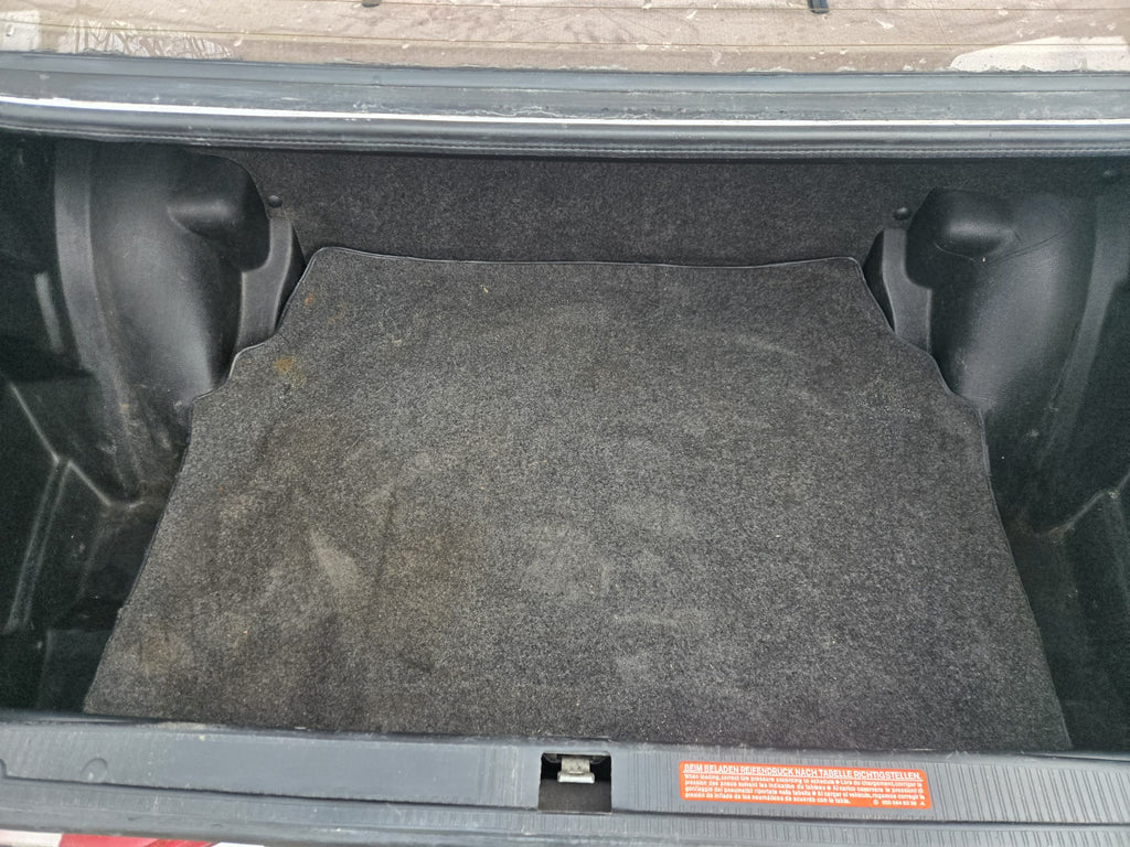 Klassieke Mercedes-Benz 190 (1987)