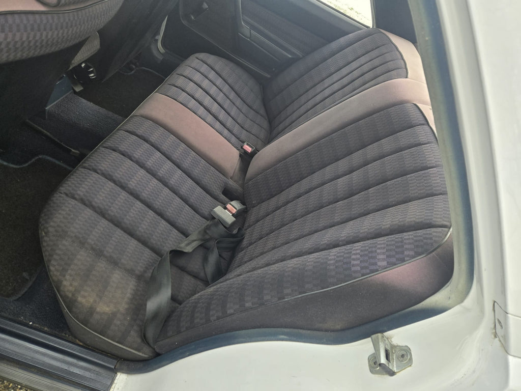 Klassieke Mercedes-Benz 190 (1987)