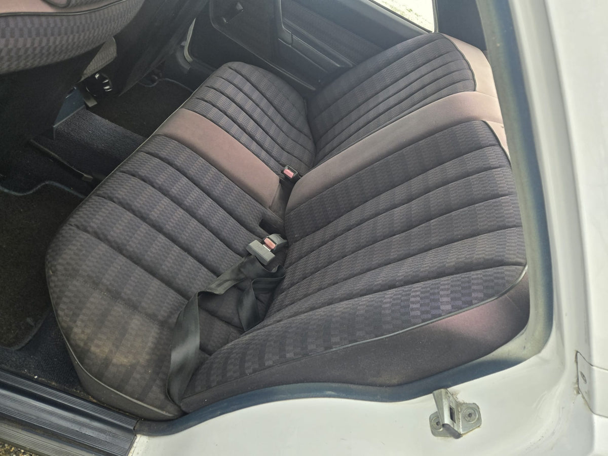 Klassieke Mercedes-Benz 190 (1987)