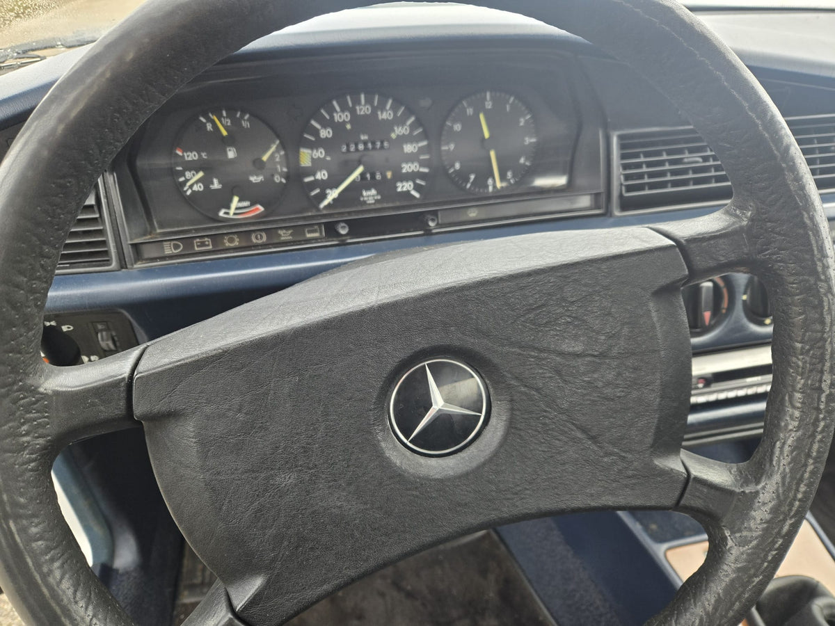 Klassieke Mercedes-Benz 190 (1987)