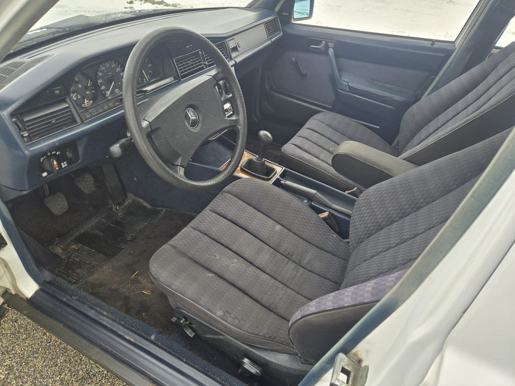 Klassieke Mercedes-Benz 190 (1987)