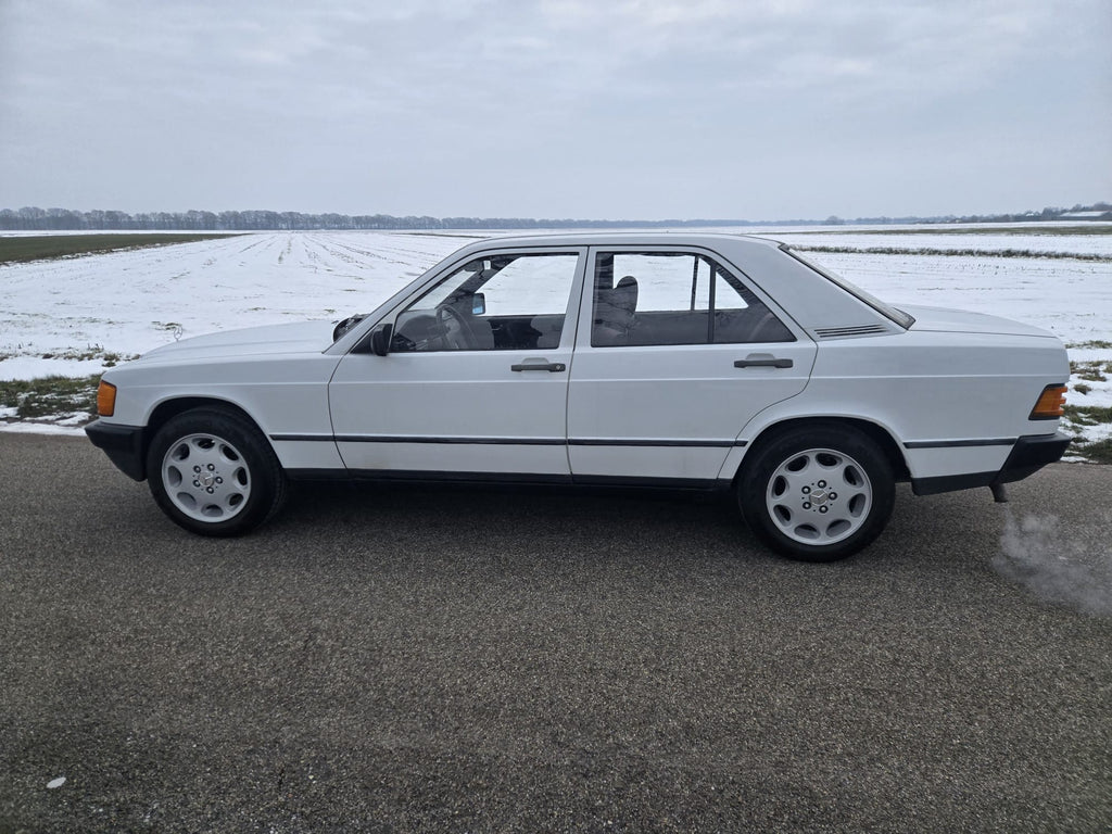 Klassieke Mercedes-Benz 190 (1987)