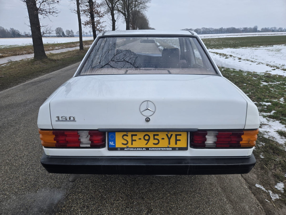 Klassieke Mercedes-Benz 190 (1987)