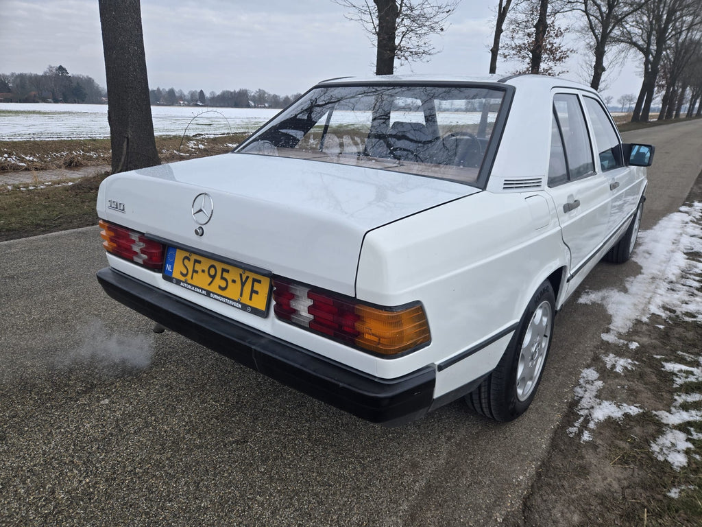 Klassieke Mercedes-Benz 190 (1987)