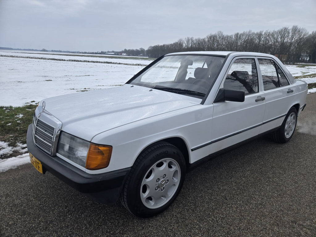 Klassieke Mercedes-Benz 190 (1987)