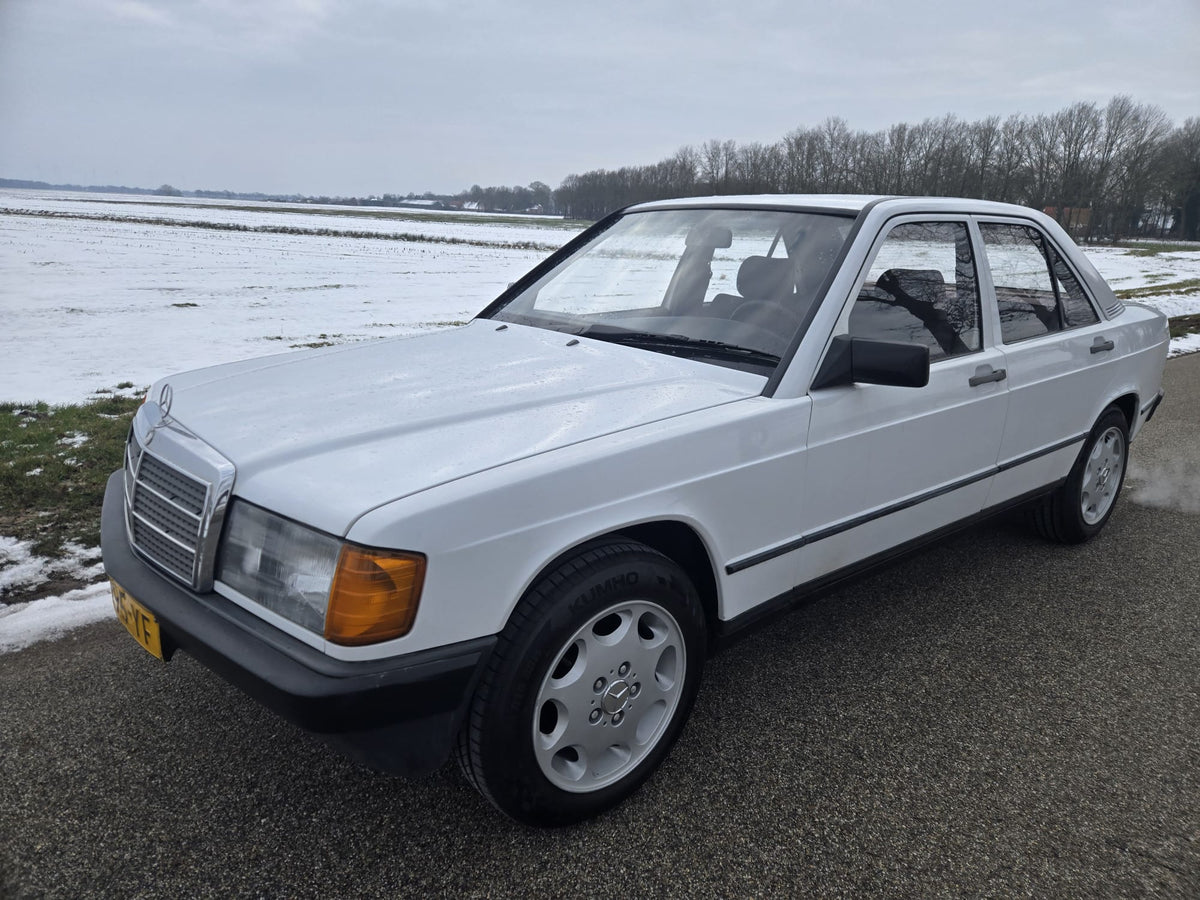 Klassieke Mercedes-Benz 190 (1987)