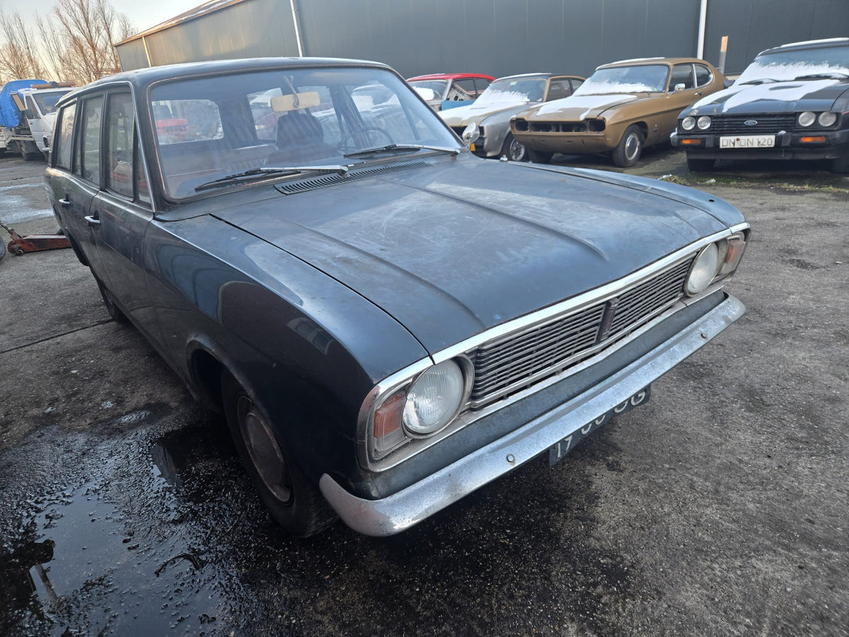 Ford Cortina 1300 deluxe wagon