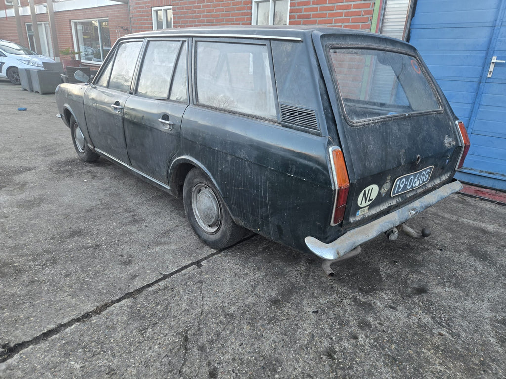 Ford Cortina 1300 deluxe wagon