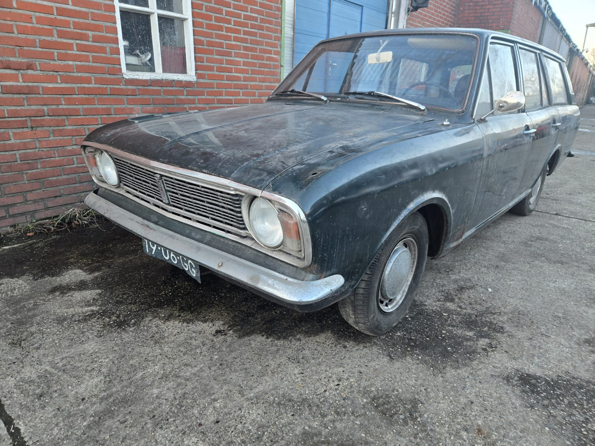 Ford Cortina 1300 deluxe wagon