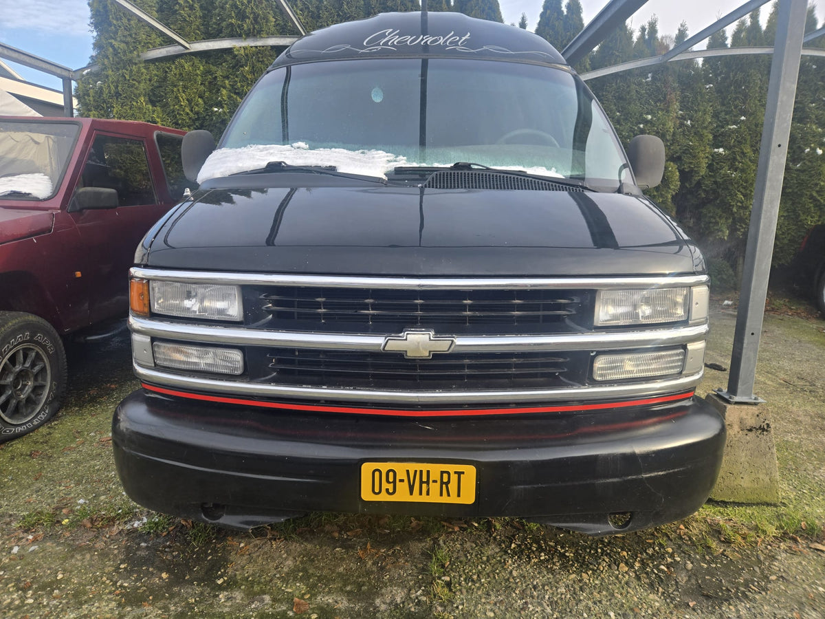 Chevrolet Express 1500, 5,7 Liter, 187 kW, Baujahr 1999